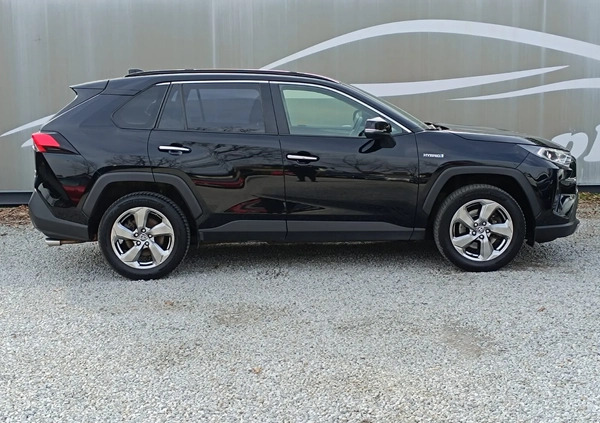 Toyota RAV4 cena 145000 przebieg: 146700, rok produkcji 2020 z Brwinów małe 352